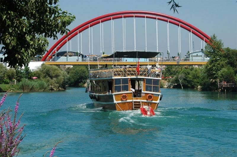 Прогулка на яхте по реке Манавгат и базар Турция