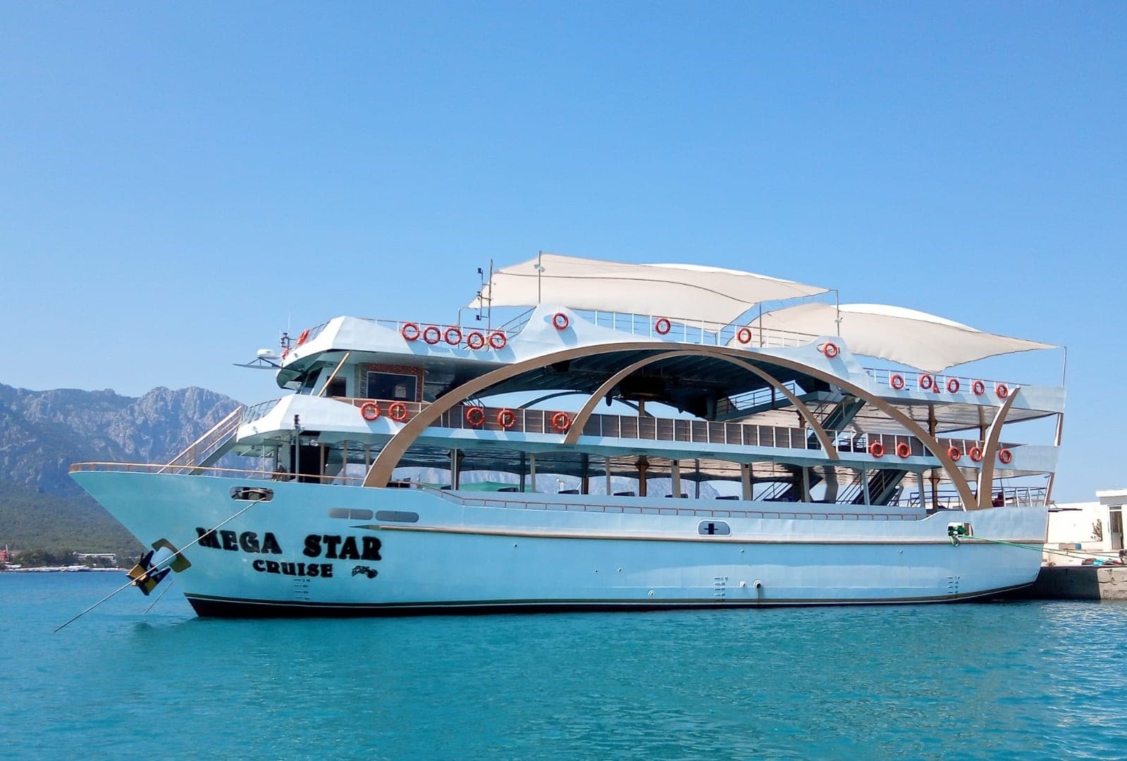 Морская прогулка на яхте из Белека – Mega Star Лодочный тур