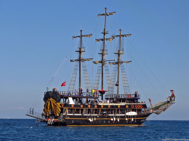 Пиратский корабль в Кемере Места для посещения