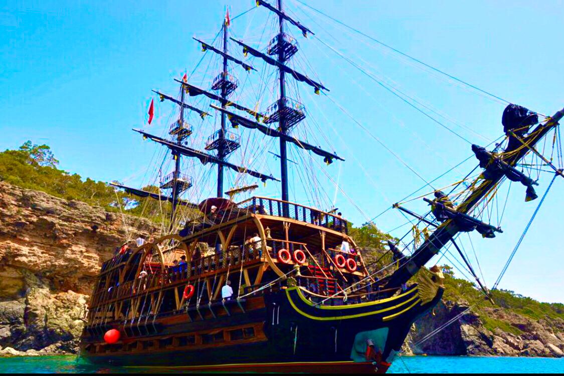 Пиратский корабль в Кемере Развлечение