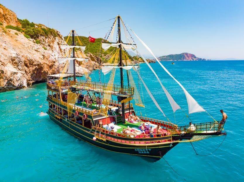 Прогулки на яхте в Алании